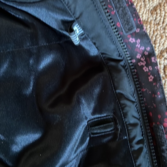 Volcom ski snowboarding jacket - women’s xs - Picture 9 of 11